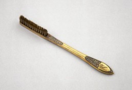 The Emperor's toothbrushes were created by the silversmith Martin-Guillaume Biennais (1764 - 1843).