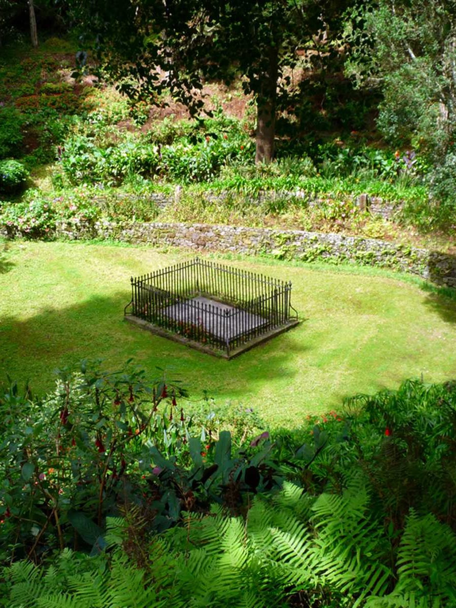 grave-emperorr-napoleon-bonaparte-st-helena